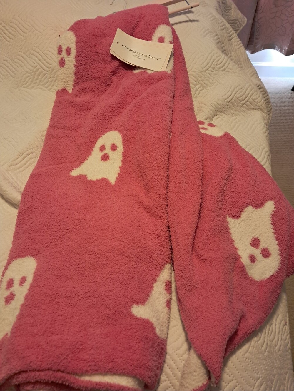 cupcakes & cashmere Pink Ghost 50x70 Super Soft Blanket